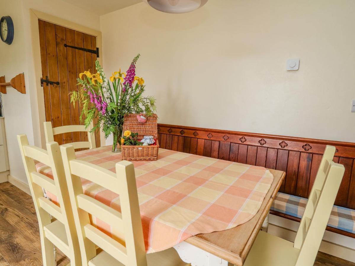 Buzzards Breg Villa Builth Wells Exterior photo